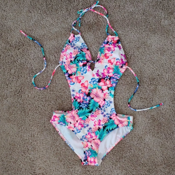 OP Other - NWOT Hibiscus Monokini 🌺